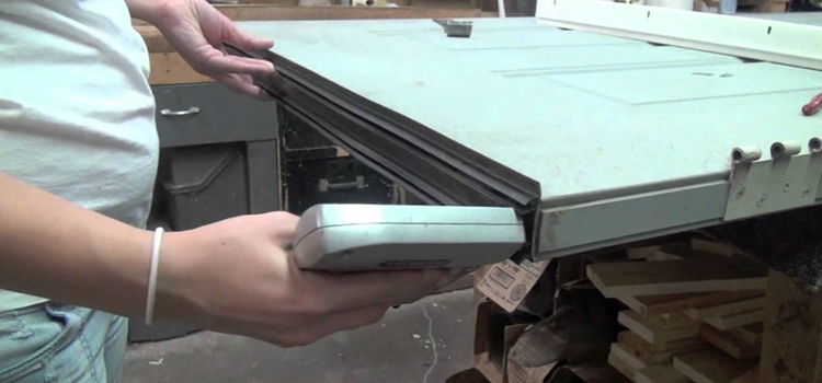 damaged steel door repair Nuevo